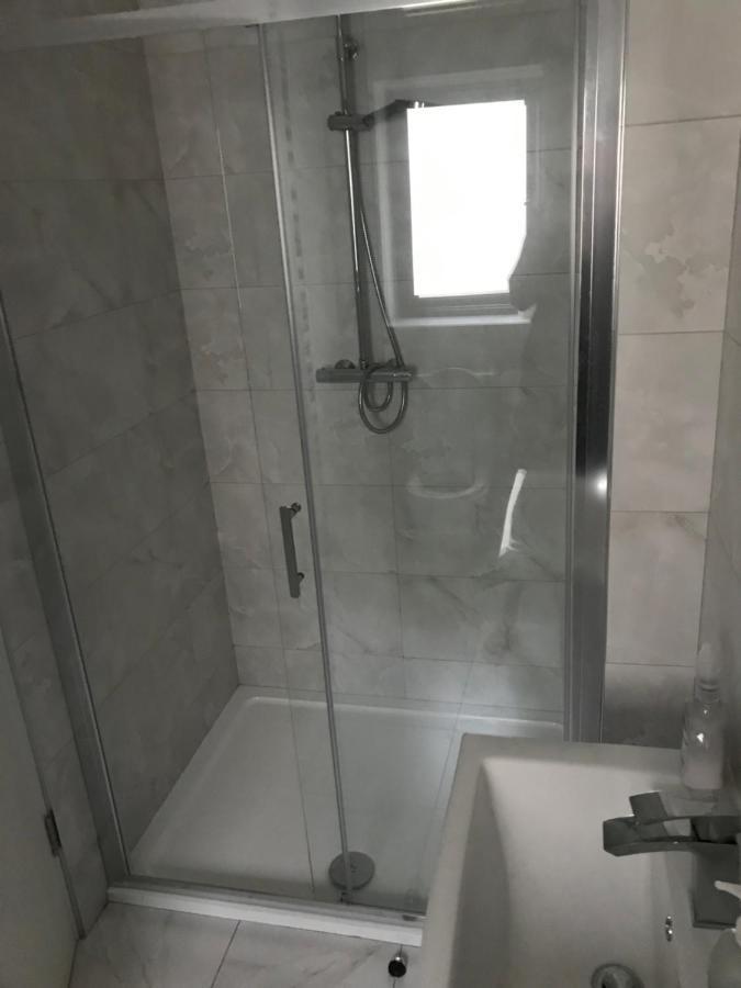 1 Luxurious Room In Family Home Кілларні Екстер'єр фото