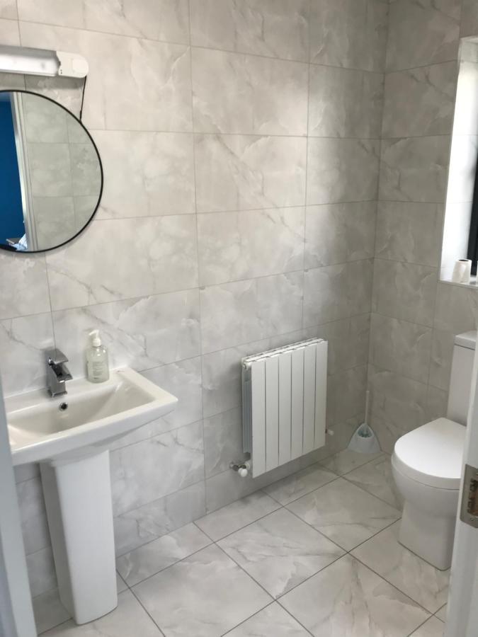 1 Luxurious Room In Family Home Кілларні Екстер'єр фото